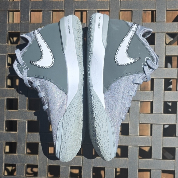 Nike Zoom LeBron NXXT - Picture 2 of 9